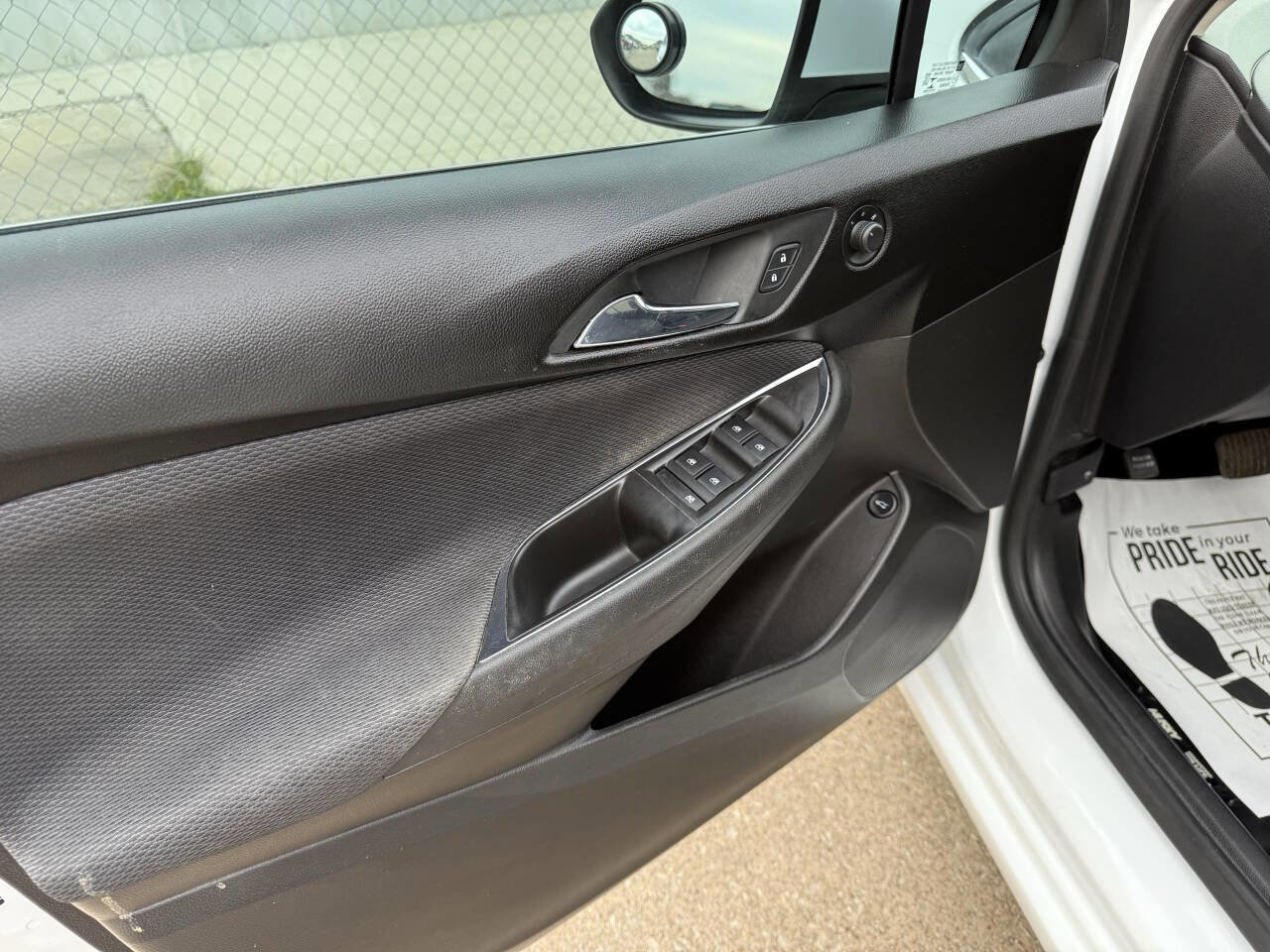 Used 2017 Chevrolet Cruze LT image 18