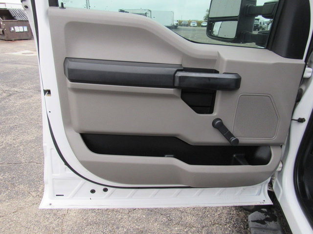 Used 2017 Ford F550 2WD Crew Cab Super Duty image 36