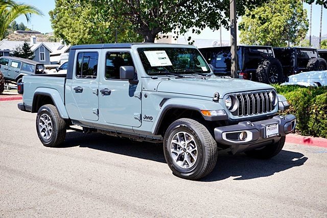 New 2025 Jeep Gladiator Sport S image 6