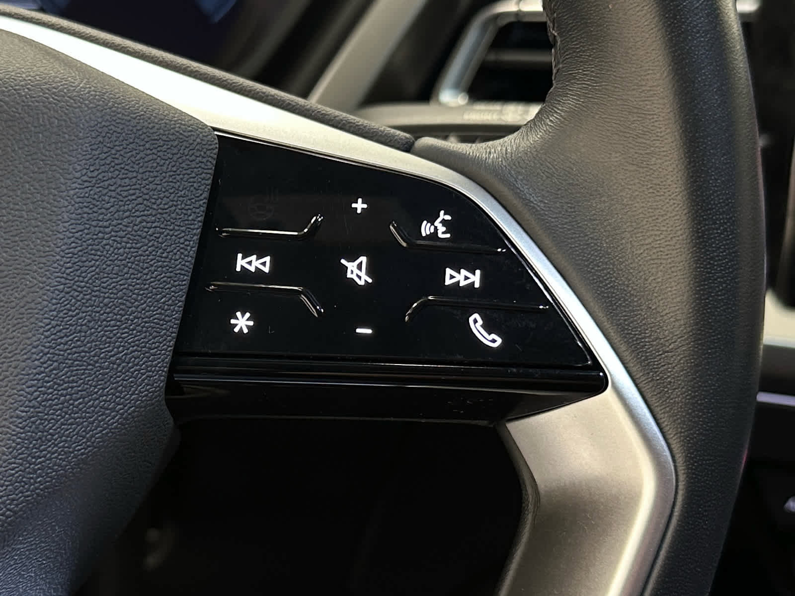 Used 2023 Audi Q4 e-tron Premium w/ Convenience Package image 26