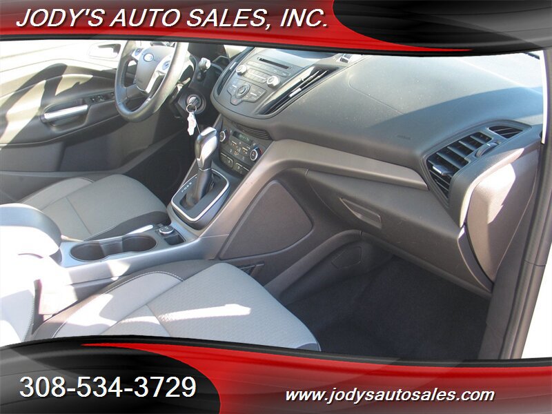 Used 2017 Ford C-MAX SE FWD image 24