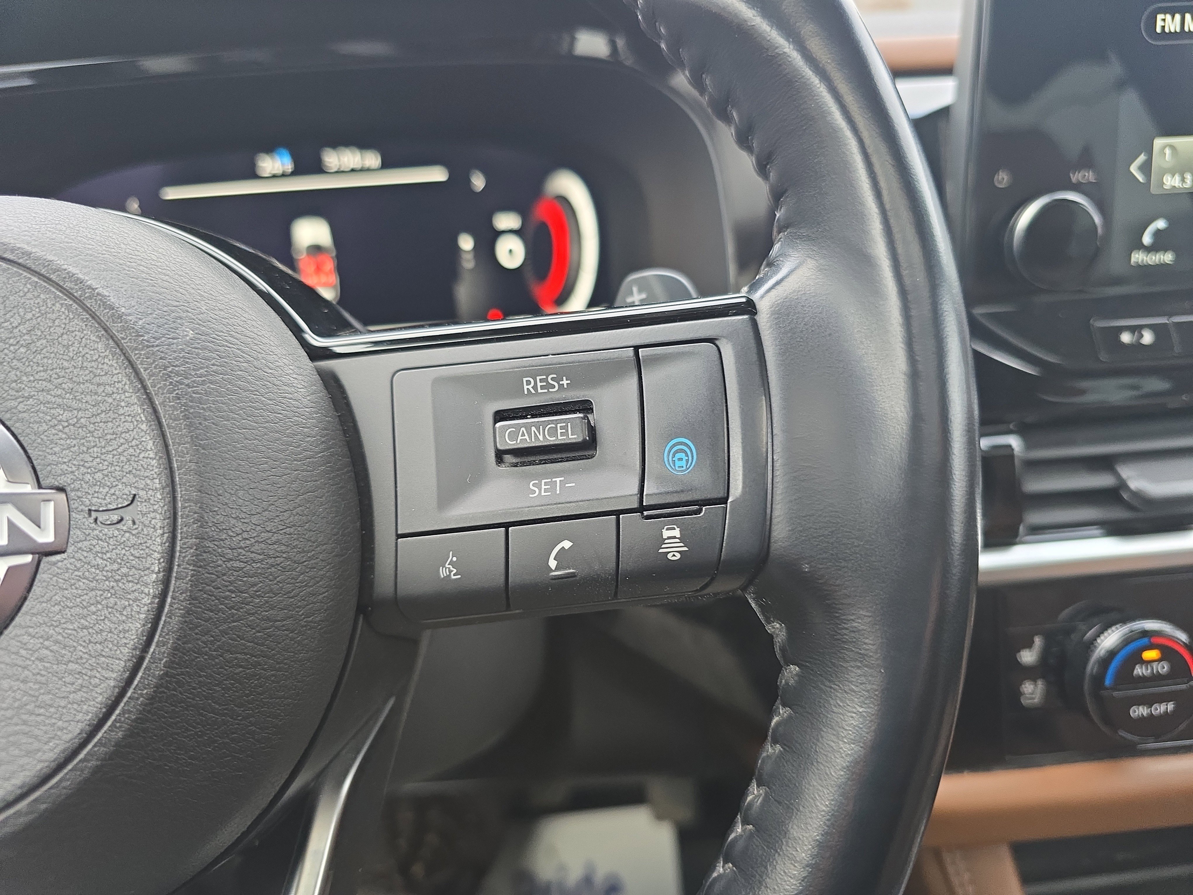 Used 2023 Nissan Pathfinder Platinum image 22