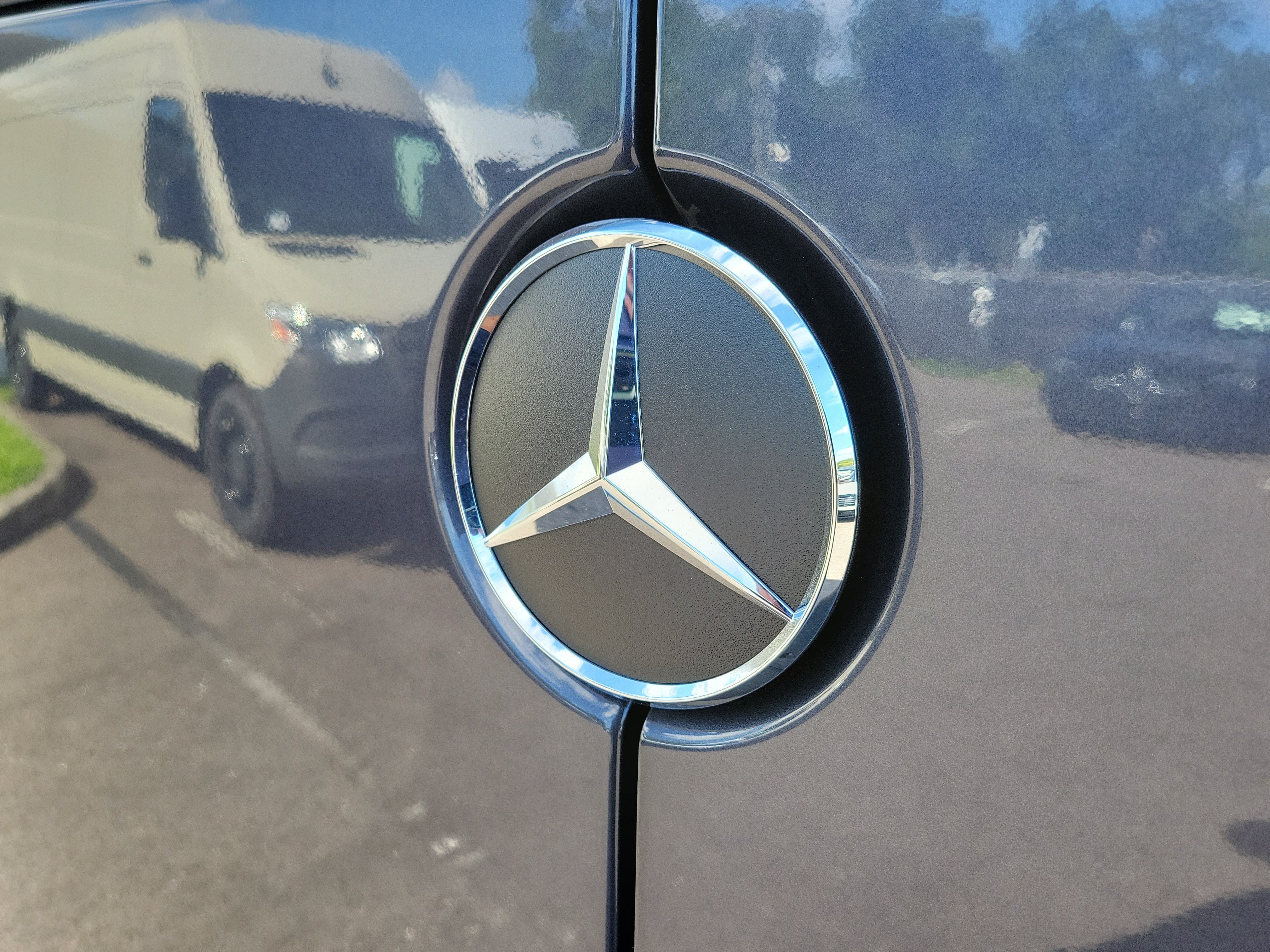 Used 2025 Mercedes-Benz Sprinter 2500 image 25