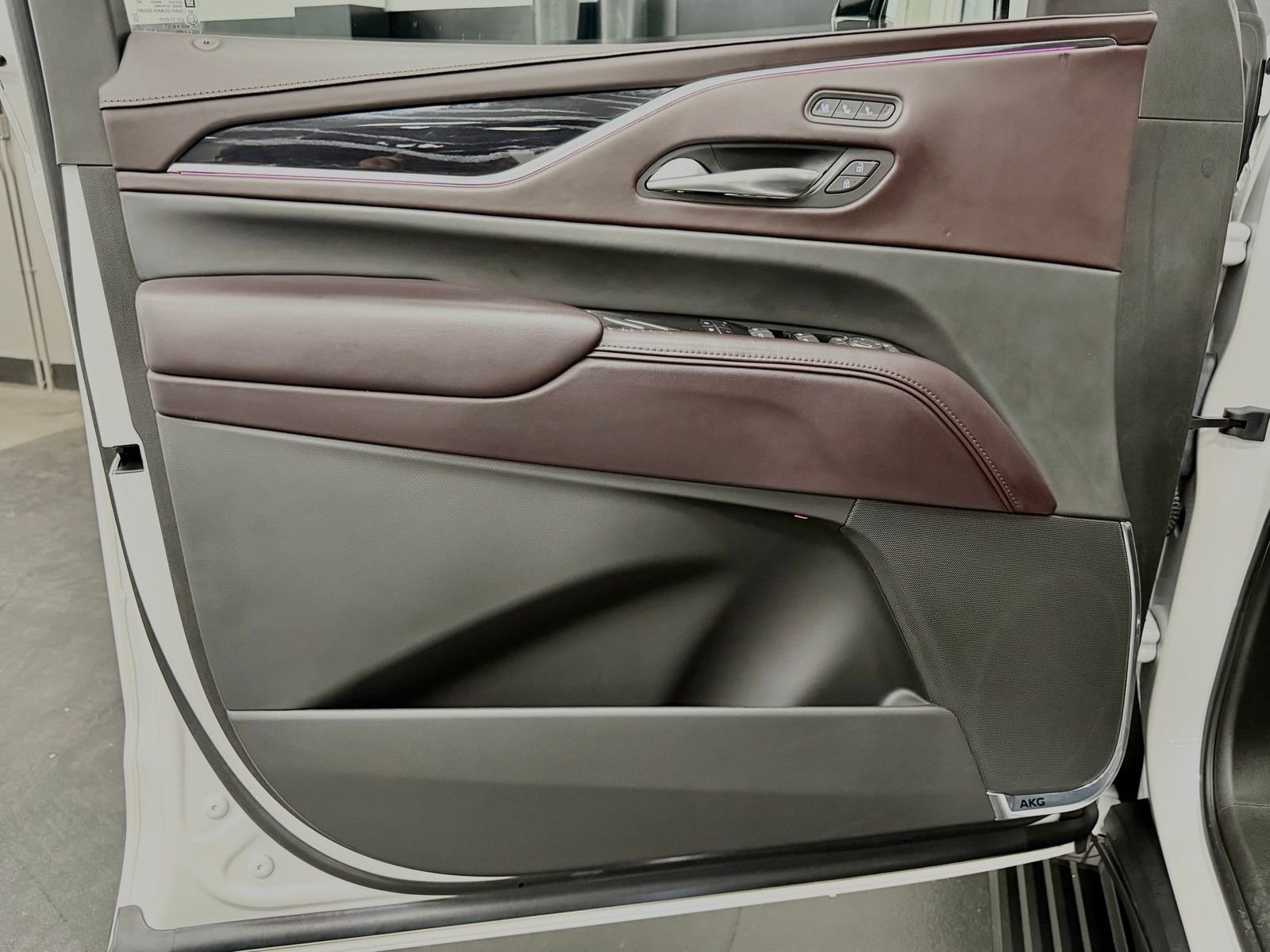 Used 2023 Cadillac Escalade ESV V image 20