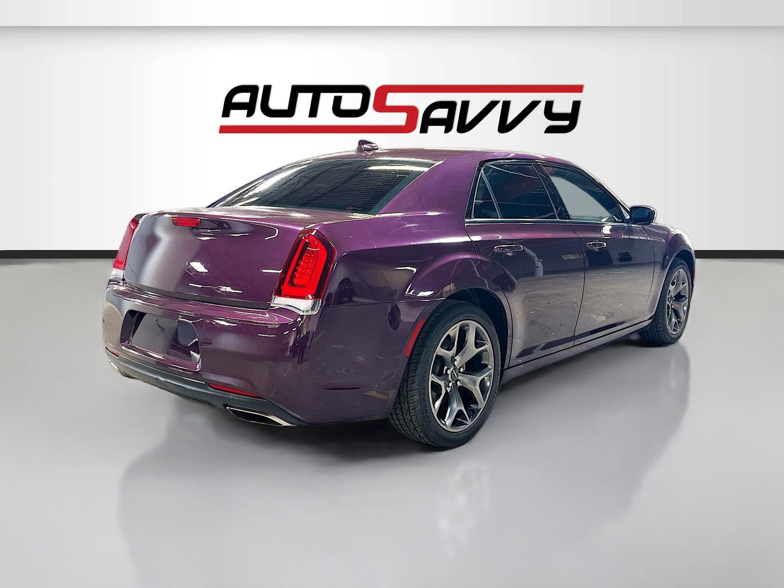 Used 2021 Chrysler 300 Touring w/ Sport Appearance Package image 7