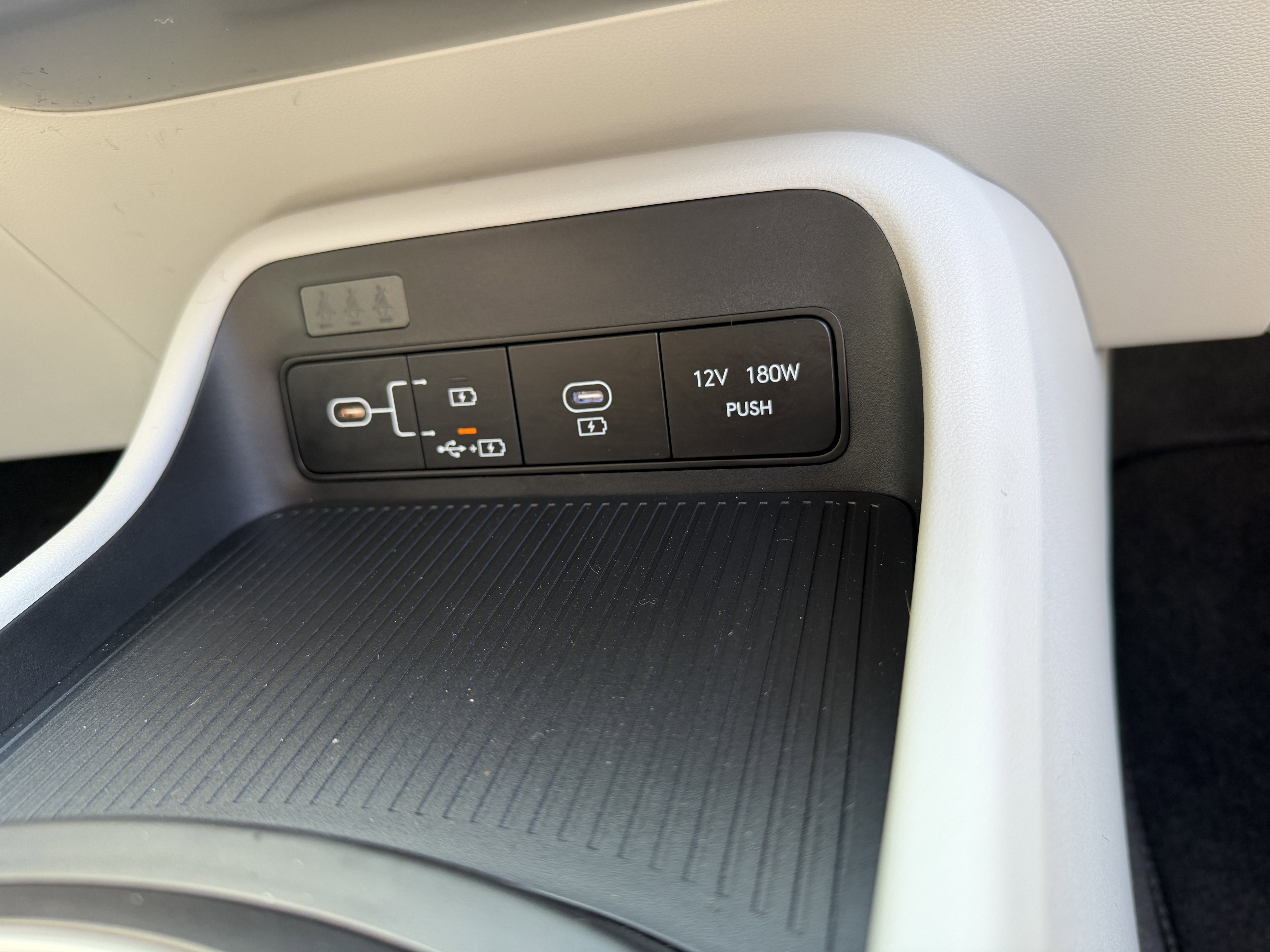 Certified 2025 Hyundai Kona SEL image 37