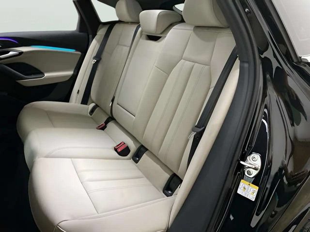 Used 2025 Audi A6 e-tron Premium Plus w/ Premium Plus RWD image 62