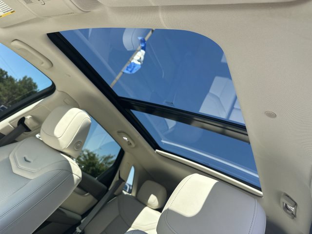 Used 2022 Cadillac XT5 Premium Luxury w/ Technology Package FWD image 19