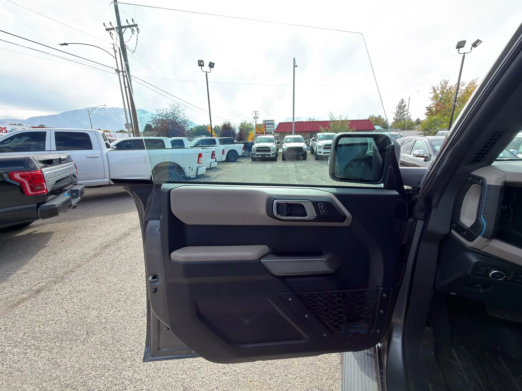 Used 2022 Ford Bronco Wildtrak image 37