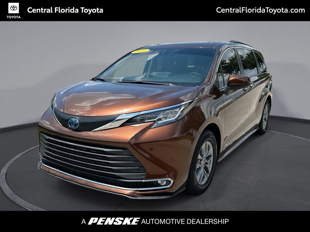 Certified 2021 Toyota Sienna XLE FWD image 1