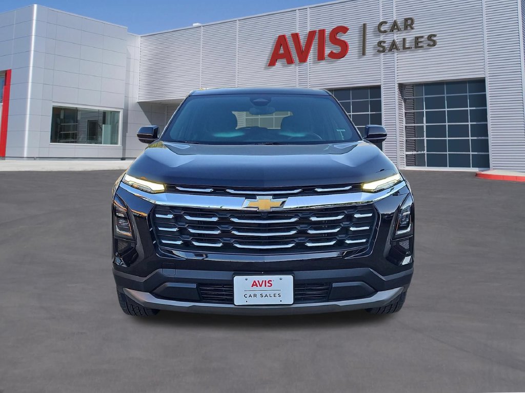Used 2026 Chevrolet Equinox LT FWD image 2
