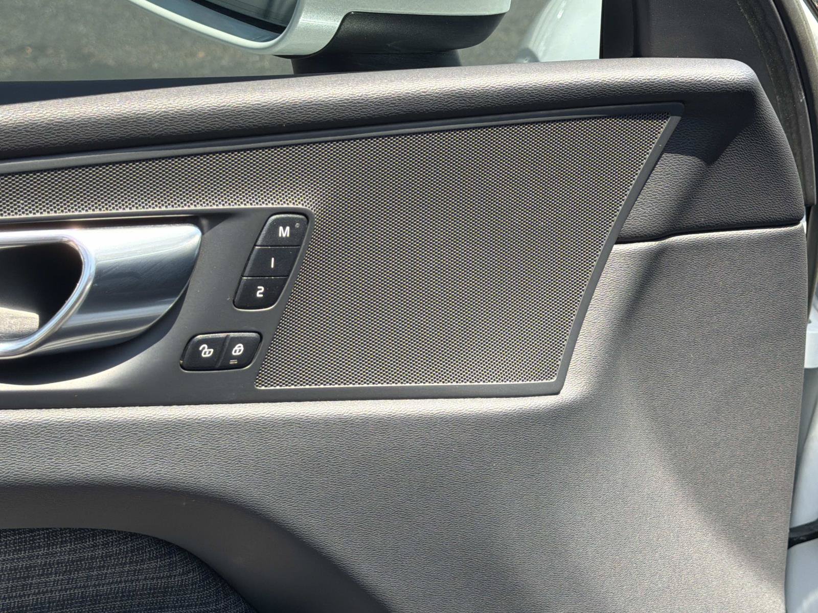 Certified 2023 Volvo XC60 B5 Core w/ Climate Package FWD image 16