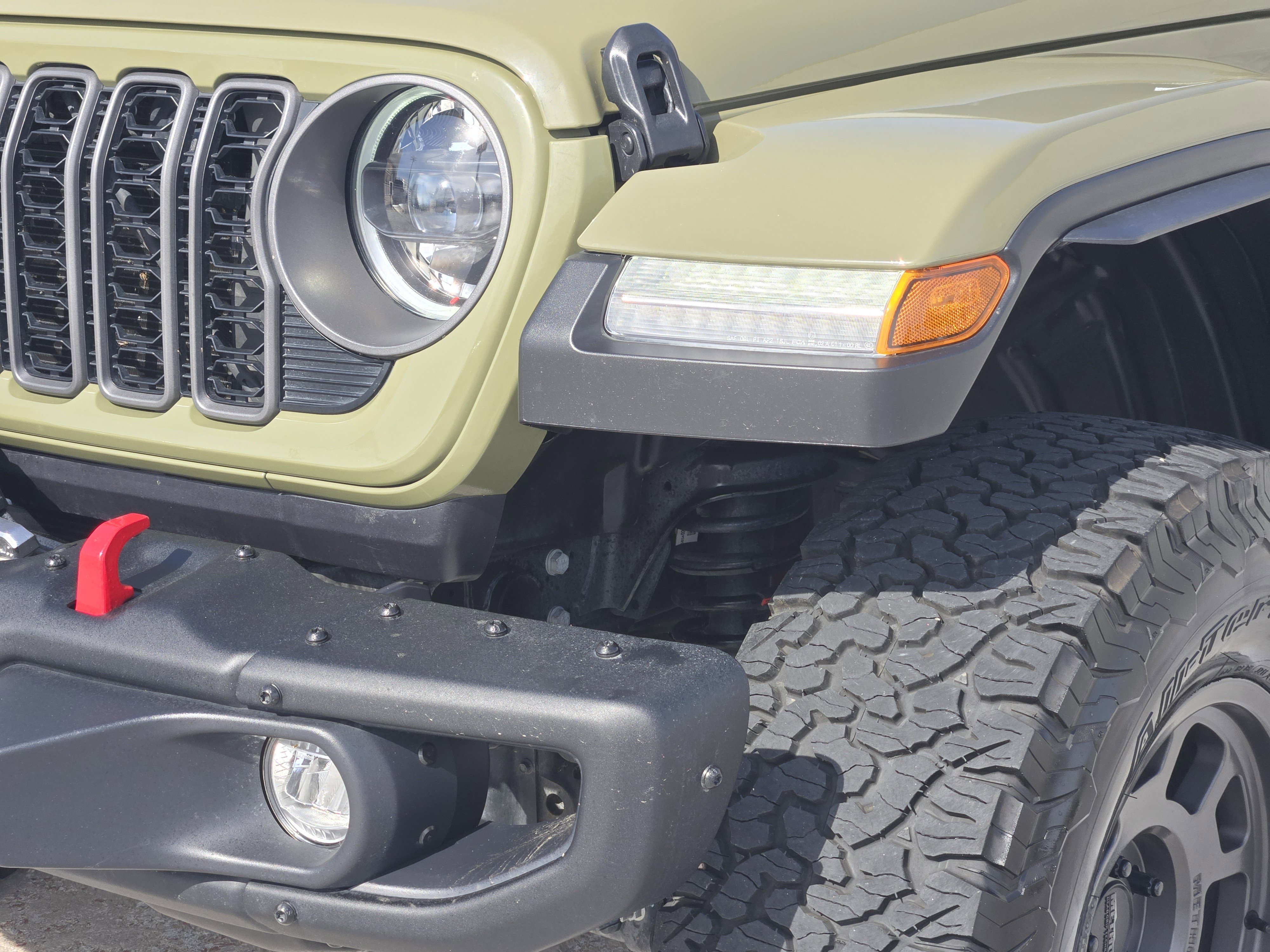 Used 2025 Jeep Wrangler Unlimited Rubicon AWD/4WD image 11