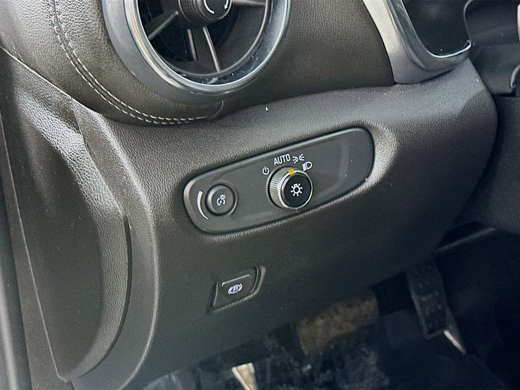 Used 2025 Chevrolet Blazer LT image 15