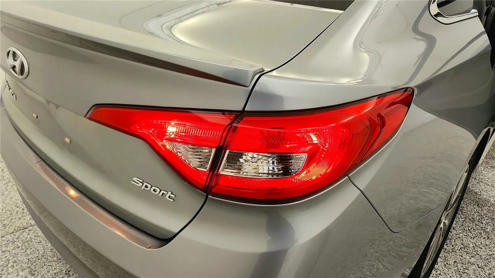 Used 2015 Hyundai Sonata Sport w/ Option Group 04 FWD image 15