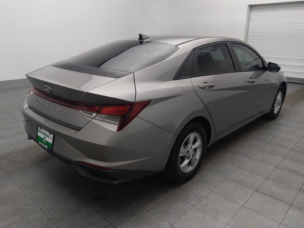 Used 2021 Hyundai Elantra SE image 9