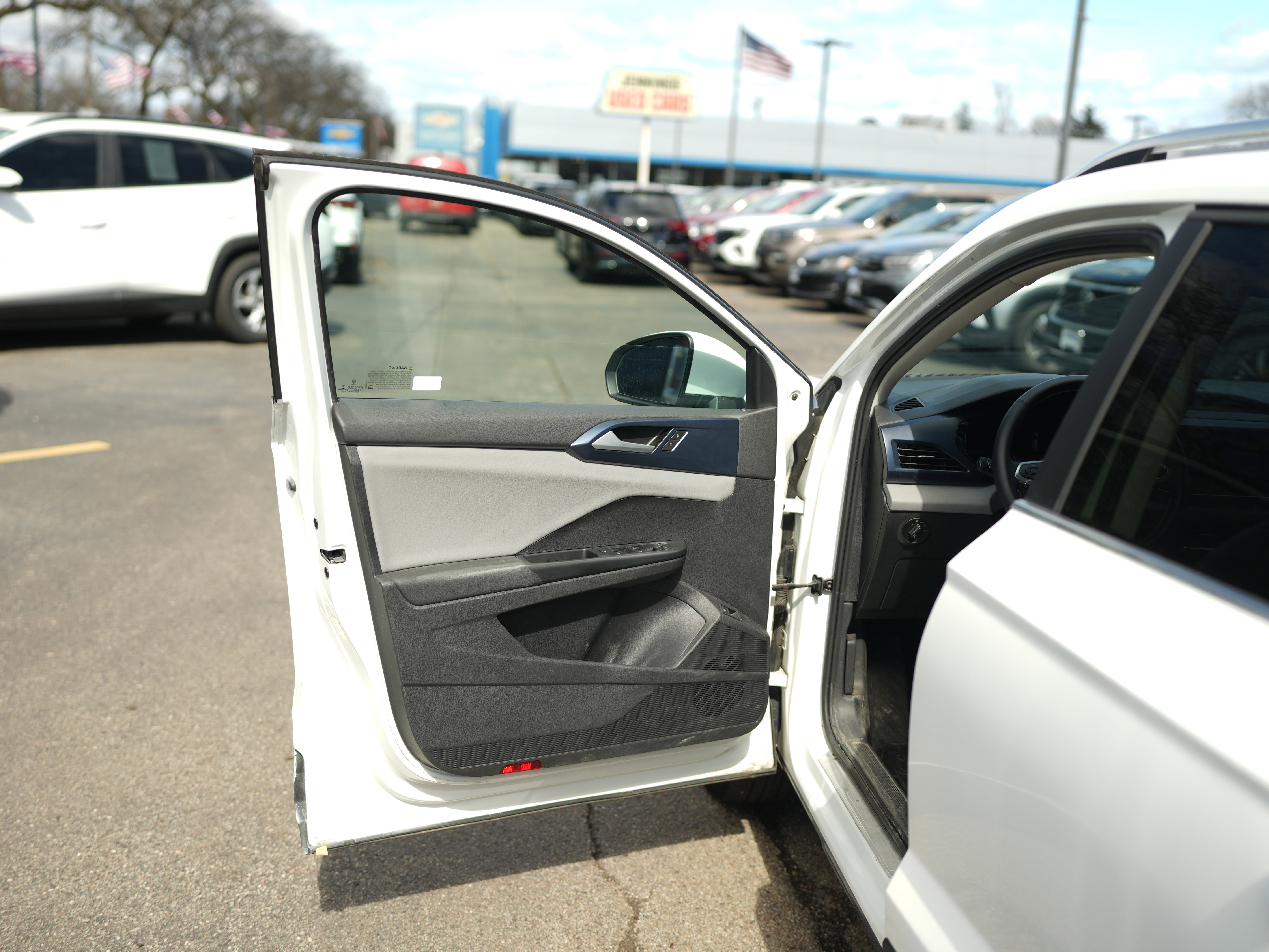 Used 2022 Volkswagen Taos SE image 26