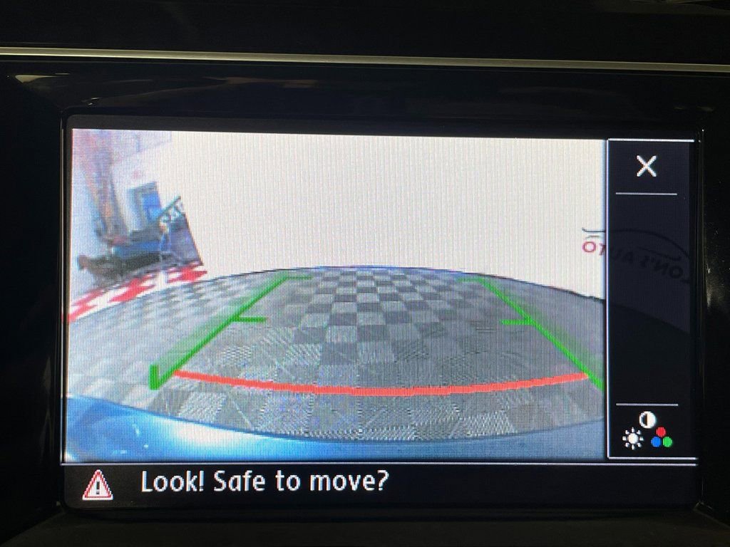 Used 2015 Volkswagen Golf TDI SEL image 20