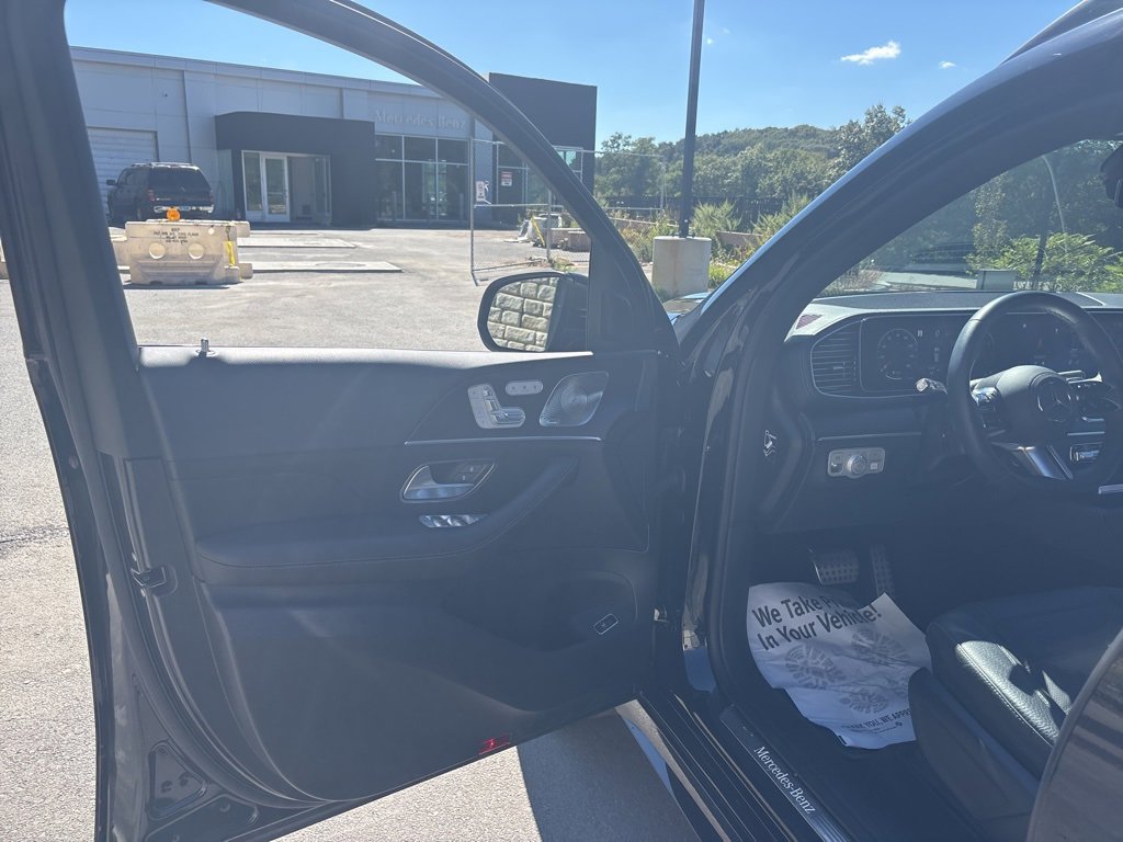 Used 2025 Mercedes-Benz GLS 450 4MATIC image 20