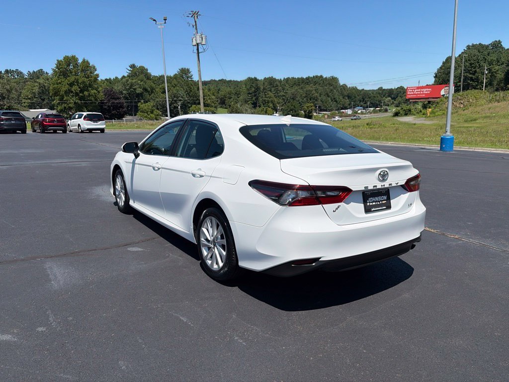 Used 2024 Toyota Camry LE FWD image 7