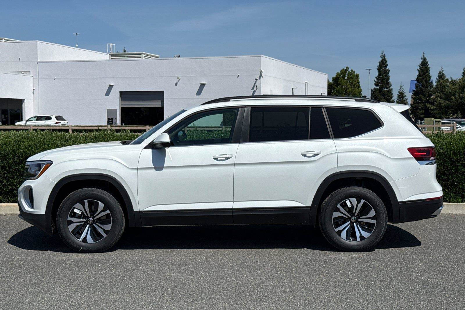 New 2026 Volkswagen Atlas SE FWD image 6
