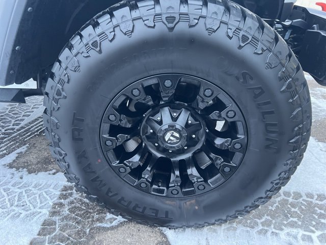 Used 2024 Jeep Gladiator Mojave w/ Technology Group image 38
