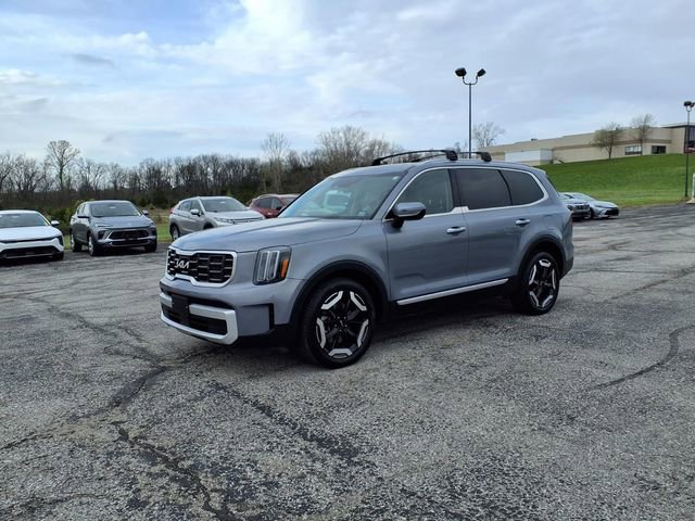 Used 2025 Kia Telluride S image 44