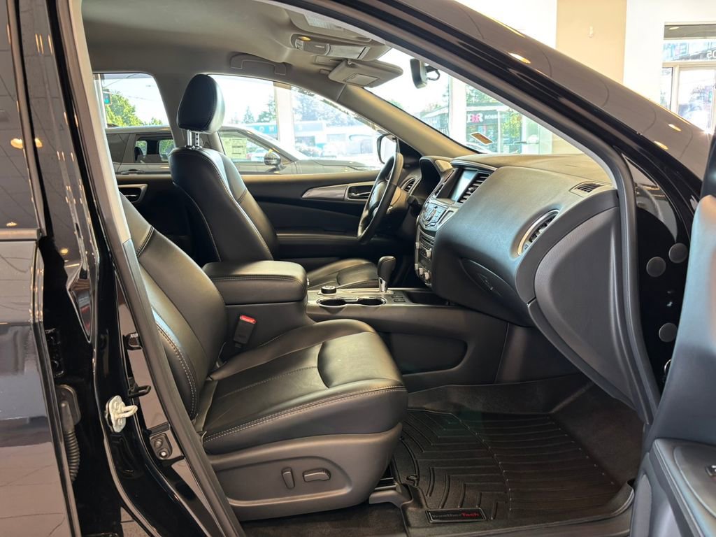 Used 2019 Nissan Pathfinder SL AWD/4WD image 24