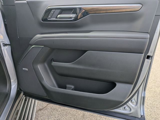 New 2026 Chevrolet Suburban High Country image 43