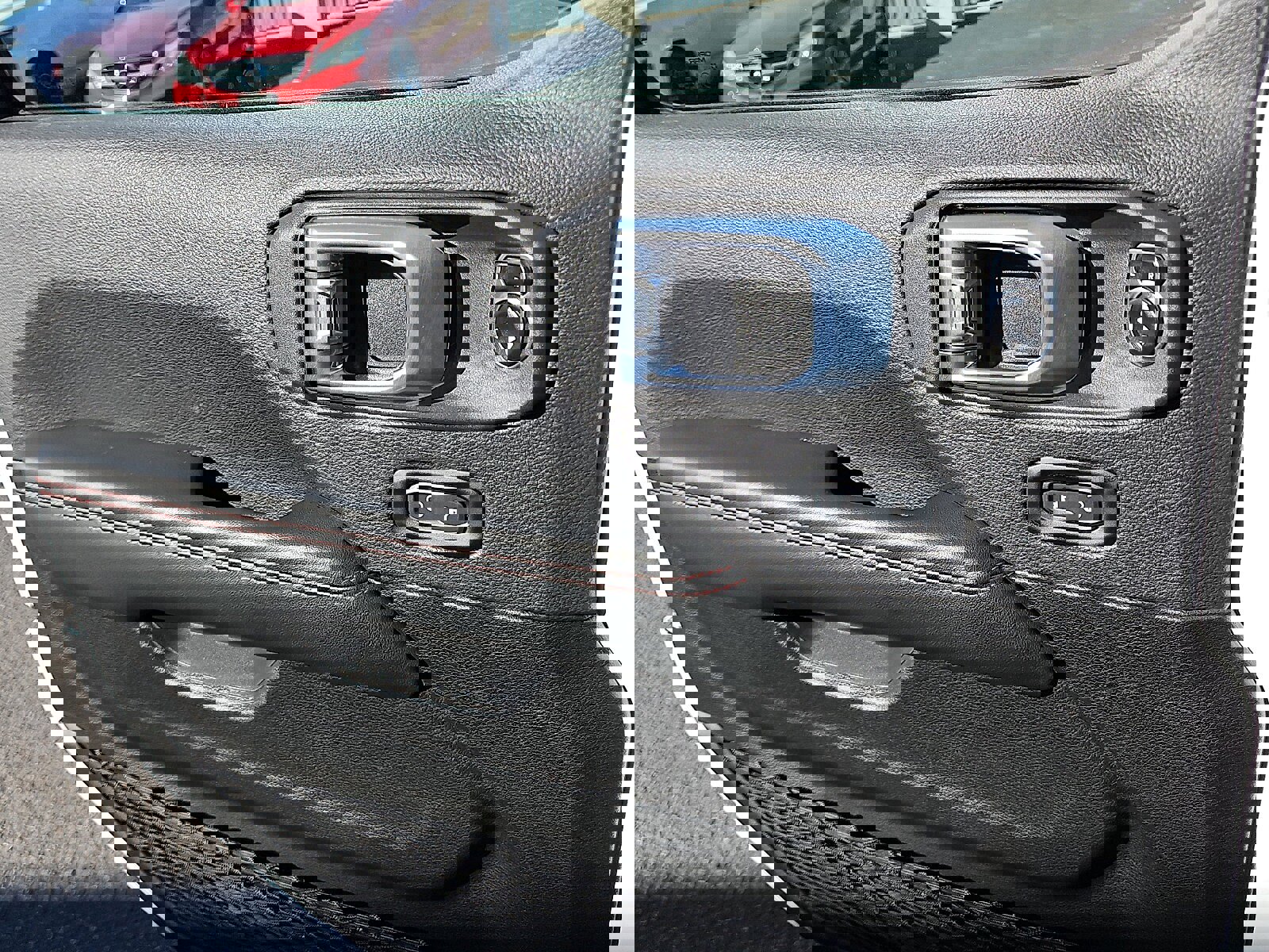 Used 2024 Jeep Gladiator Rubicon w/ Technology Group image 9