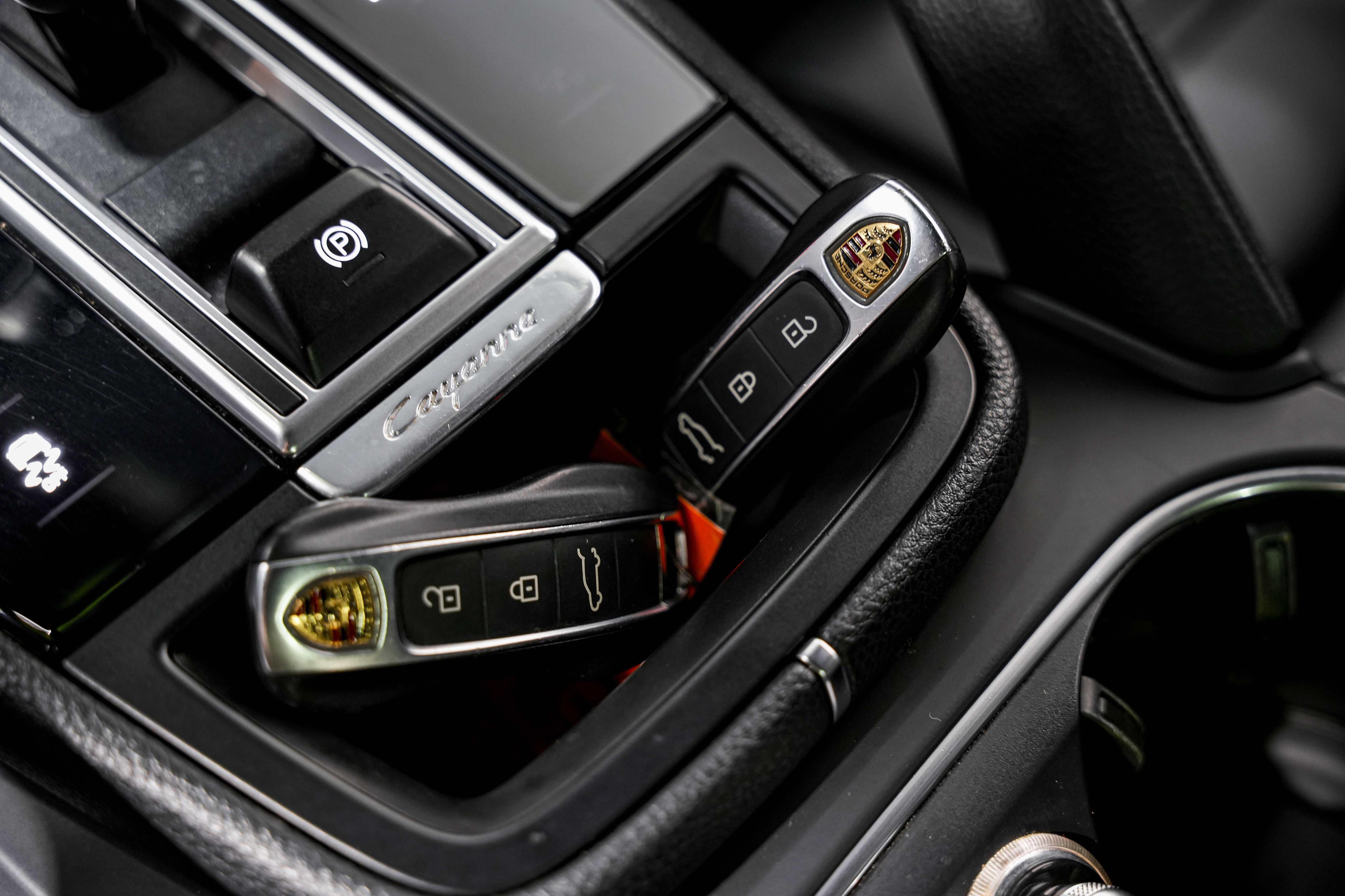 Used 2022 Porsche Cayenne S image 16