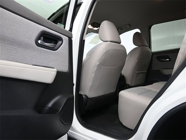 Used 2023 Nissan Rogue SV image 15