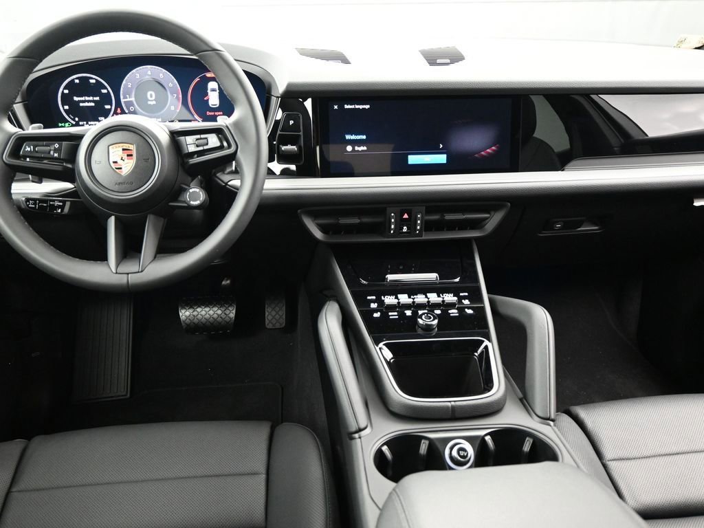 Certified 2025 Porsche Cayenne AWD/4WD image 6