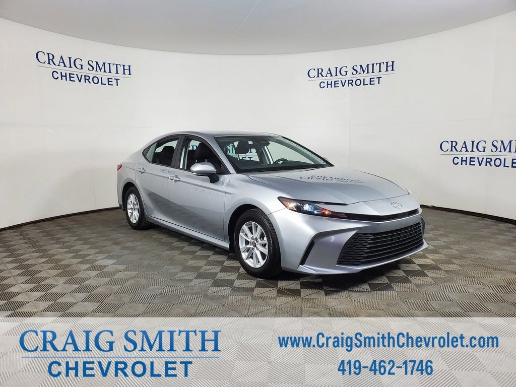 Used 2025 Toyota Camry LE image 28