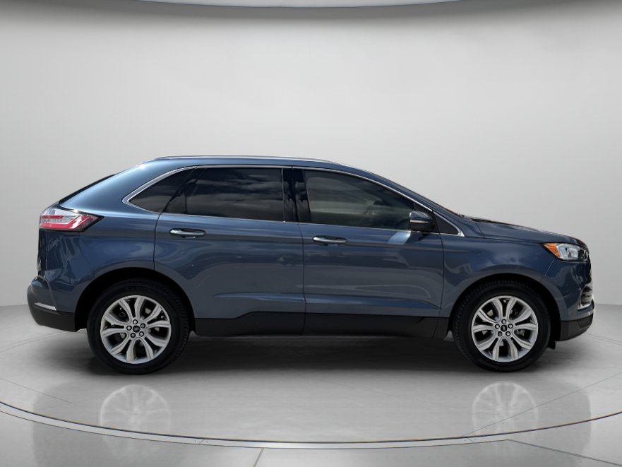 Used 2019 Ford Edge Titanium FWD image 2