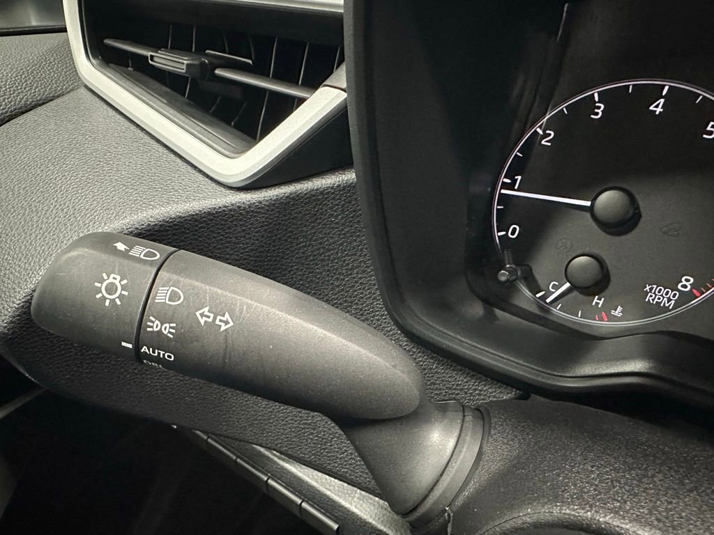 Used 2025 Toyota Corolla SE image 21