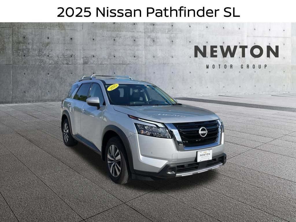 Used 2025 Nissan Pathfinder SL AWD/4WD image 1