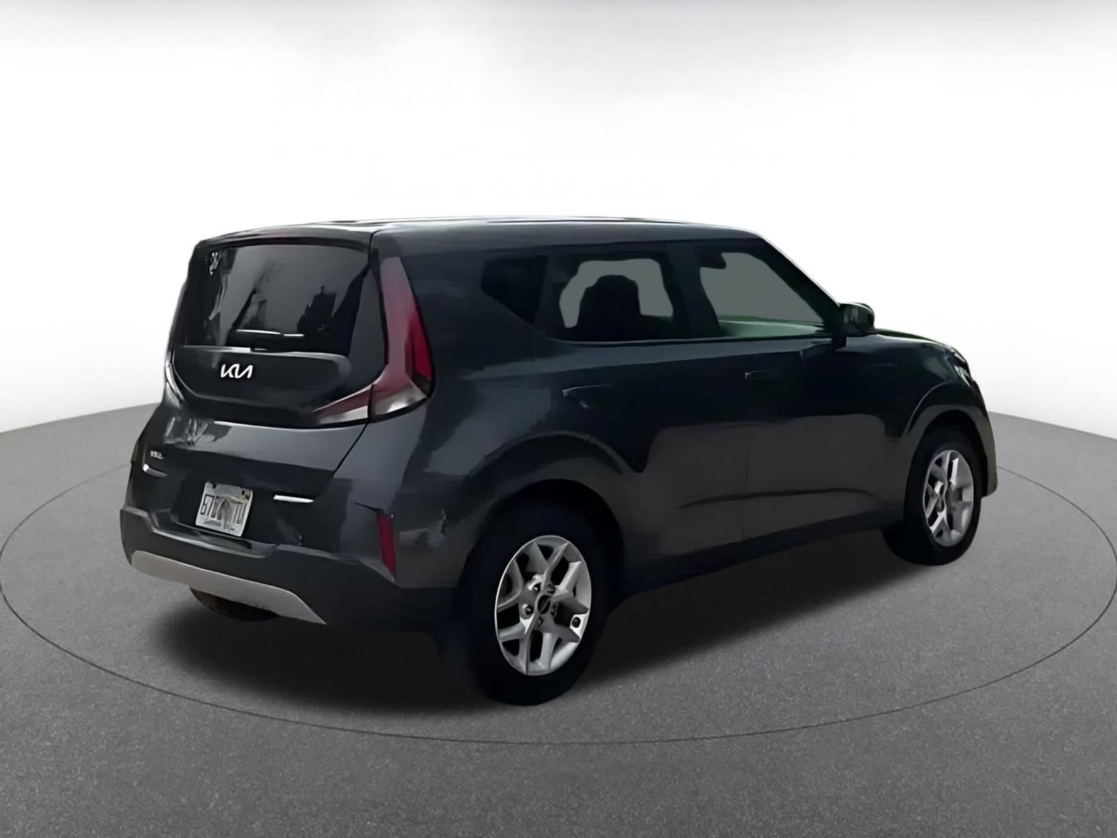 Used 2025 Kia Soul LX w/ LX Technology Package FWD image 15