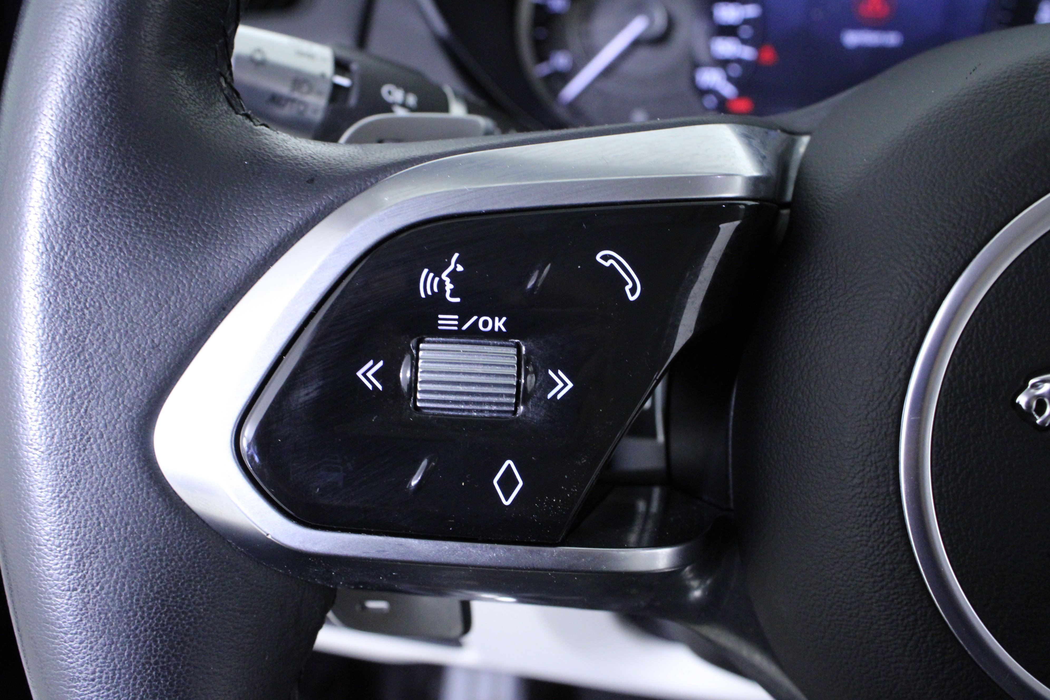 Used 2022 Jaguar E-PACE image 22