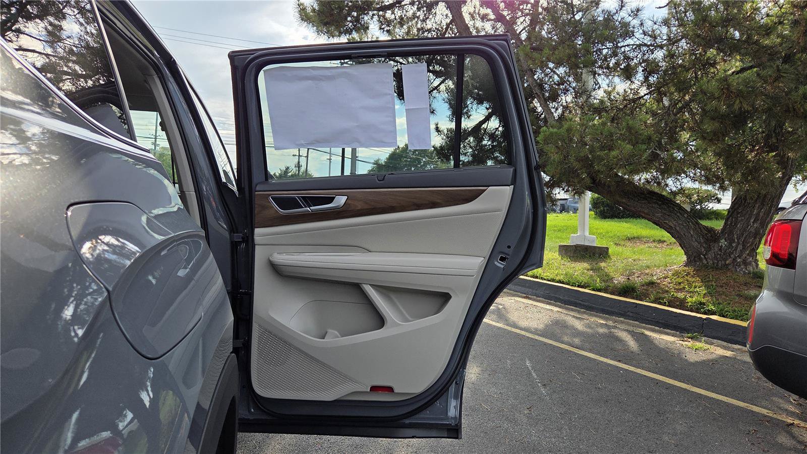 New 2026 Volkswagen Atlas SE FWD image 32