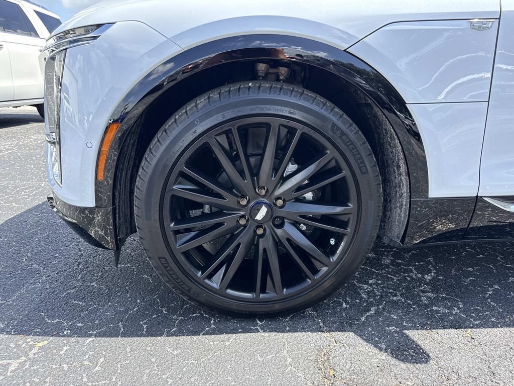 New 2026 Cadillac Lyriq Signature Luxury w/ LPO, Blue Accent Package AWD/4WD image 10
