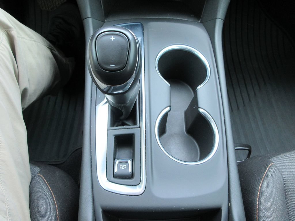 Used 2019 Chevrolet Equinox LT w/ Driver Convenience Package FWD image 28
