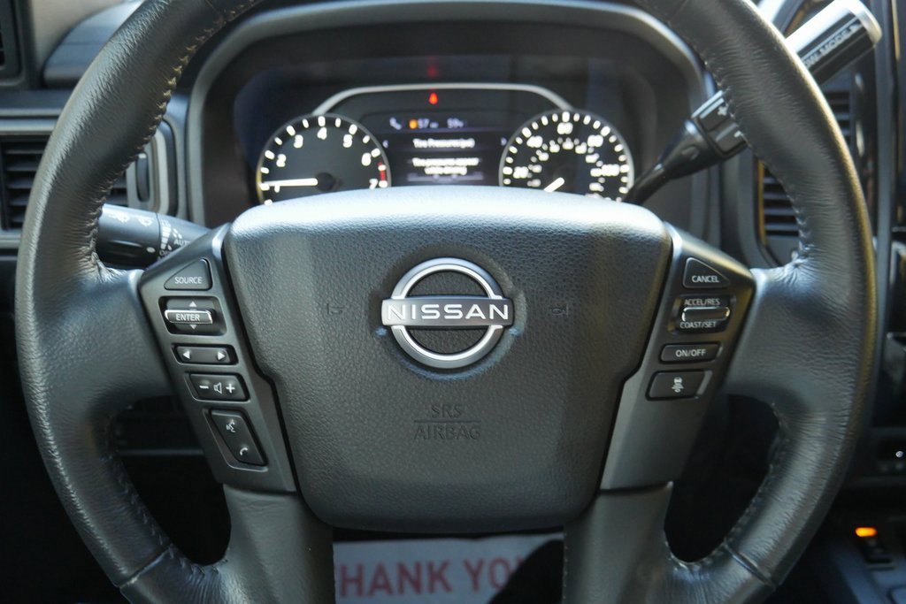 Used 2023 Nissan Titan SV w/ SV Convenience Package image 12