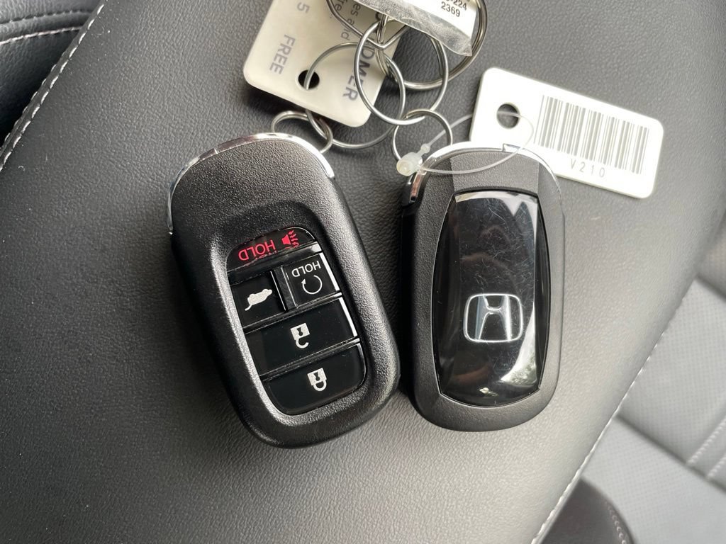 Certified 2025 Honda HR-V EX-L image 18