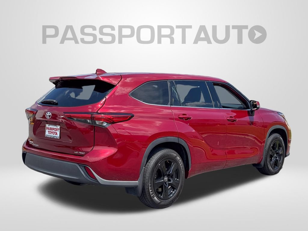Used 2020 Toyota Highlander LE AWD/4WD image 8