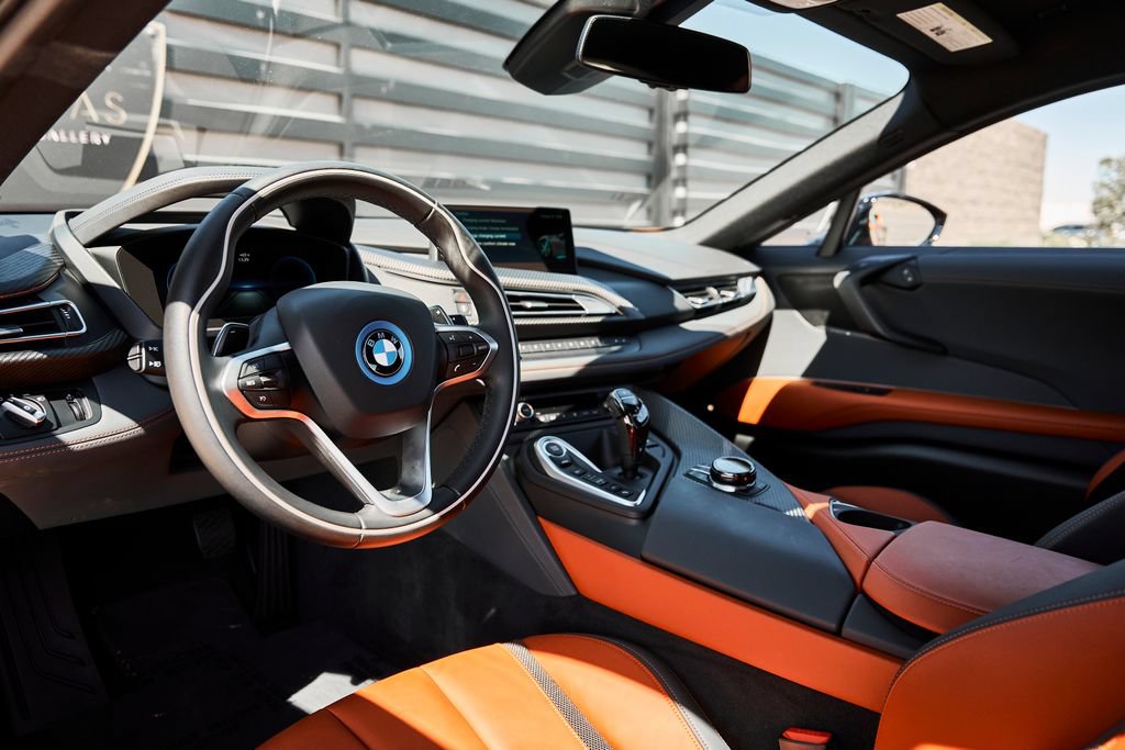 Used 2019 BMW i8 Coupe AWD/4WD image 2