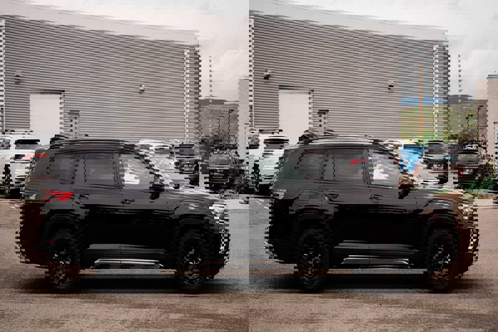 New 2025 Volkswagen Atlas Peak Edition SE image 5