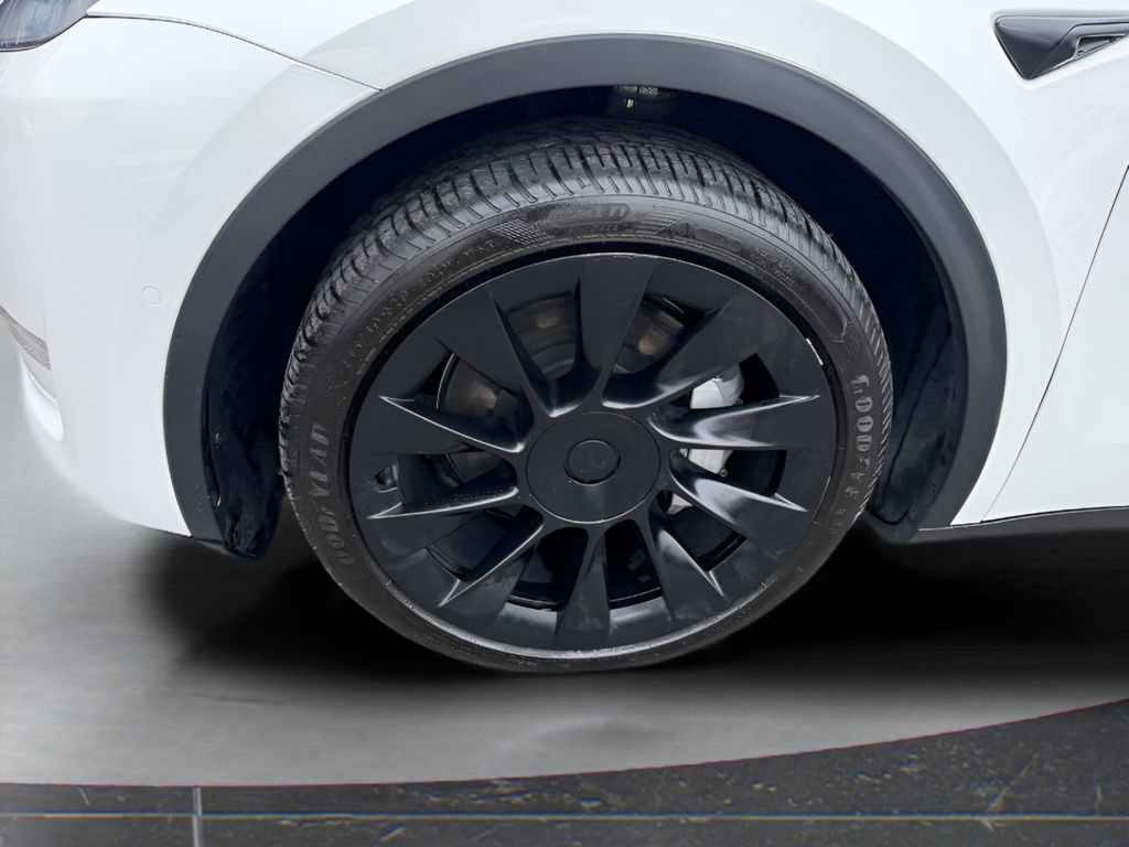 Used 2021 Tesla Model Y Long Range AWD/4WD image 9