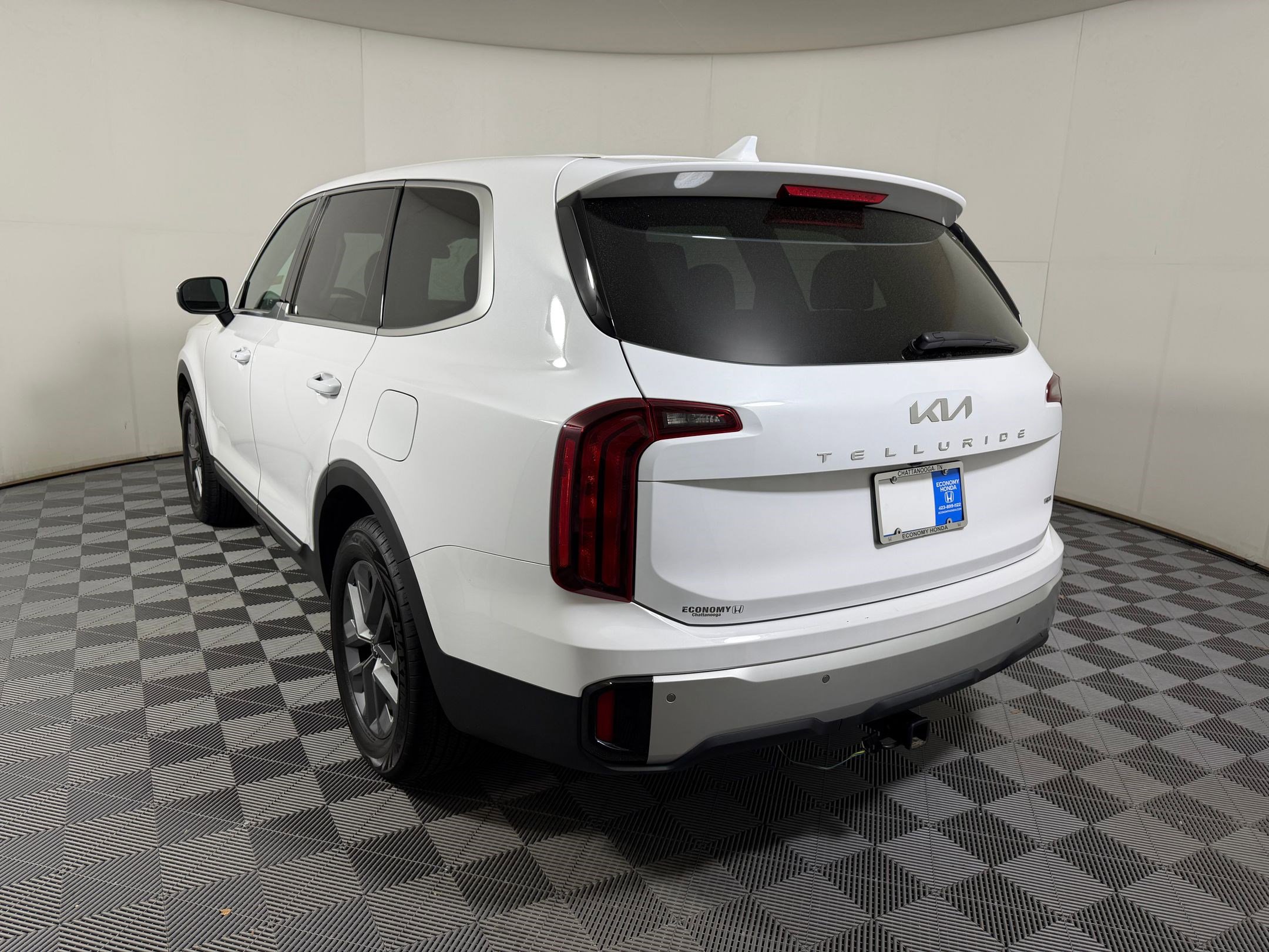 Used 2024 Kia Telluride LX image 17