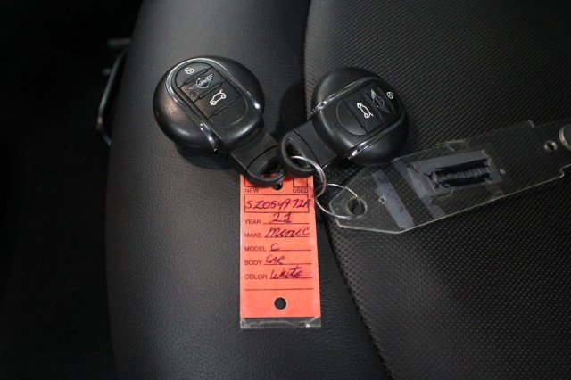 Used 2021 MINI Cooper 4-Door Hardtop w/ Storage Package image 32